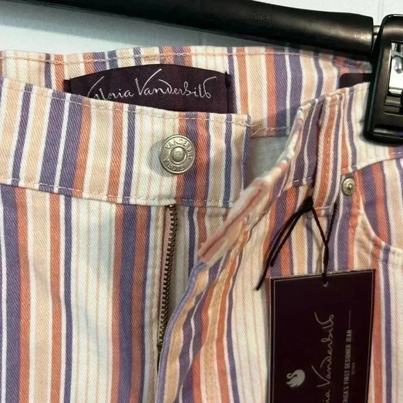 Size 10 gloria Vanderbilt capris. New. Pink, purple and coral stripes. Summer. - Picture 8 of 9